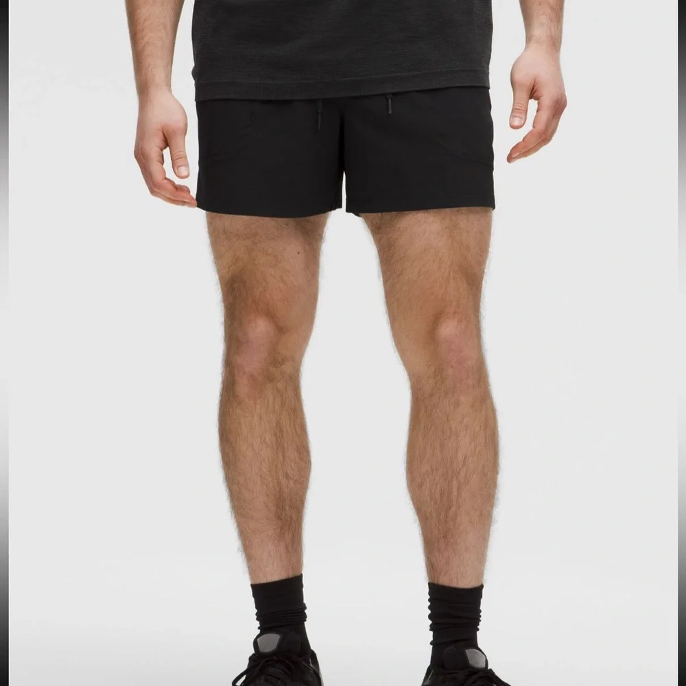 Lululemon Men’s “License to Train” Short 5” Inseam Linerless (M) *UPDATED*
